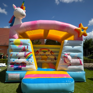 Einhorn-Hüpfburg zum Mieten bei Eventkrone Rathenow
